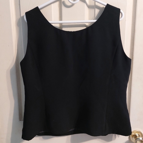 Black sleeveless top‎ - Picture 3 of 5